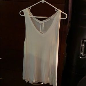 Comfy white tank top in good condition